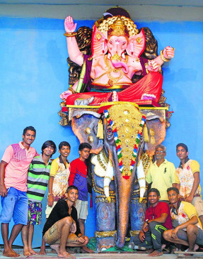 लालबाग में बनाई गई 22 फीट ऊंची इको फ्रेंडली गणेश प्रतिमा, जानें क्या है खास लालबाग में बनाई गई 22 फीट ऊंची इको फ्रेंडली गणेश प्रतिमा, जानें क्या है खास