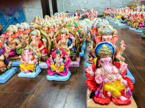 Action against selling idols without license, recovered 43,200 fine