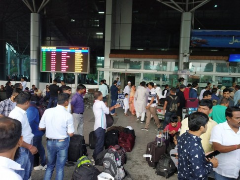 Air fares of Srinagar route increased by 25 percent