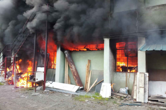 पुणे में केमिकल कंपनी में लगी भीषण आग, साढ़े पांच घंटों की मशक्कत के बाद काबू