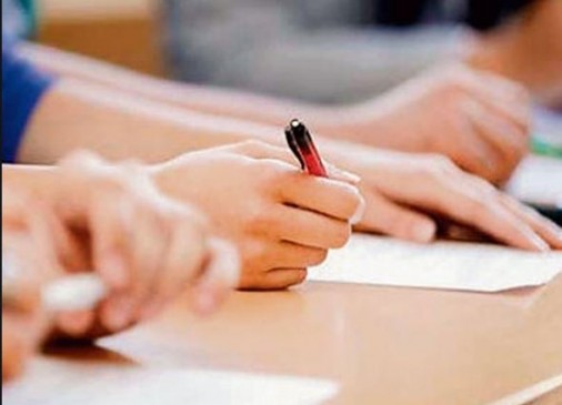 Fifth class students not get hindi book maharashtra