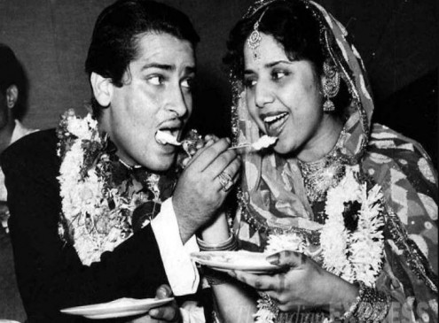 शम्मी कपूर की शादी का किस्सा है बहुत मजेदार, इस वजह से छोड़ना पड़ा था कॉलेज शम्मी कपूर की शादी का किस्सा है बहुत मजेदार, इस वजह से छोड़ना पड़ा था कॉलेज