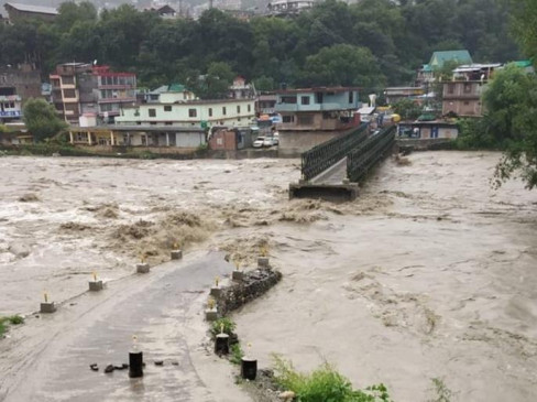 बाढ़ से बेहाल उत्तर भारत, उत्तराखंड में फटा बादल, 28 की मौत 17 के शव बरामद बाढ़ से बेहाल उत्तर भारत, उत्तराखंड में फटा बादल, 28 की मौत 17 के शव बरामद