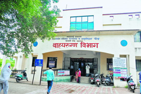 Neither doctor nor patient in hospital, government crores of rupees waste