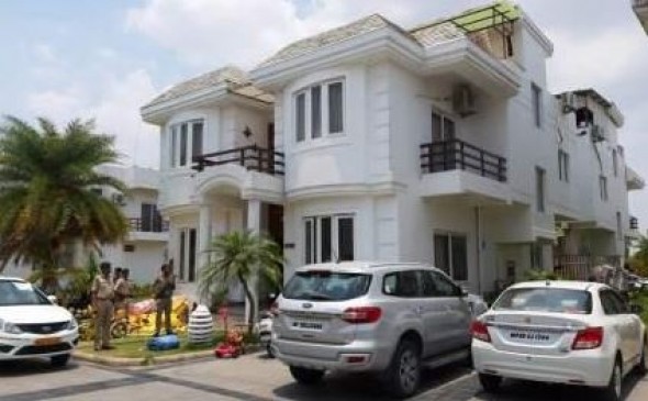 Notice to former sdo house suresh upadhyaya three vehicle attached