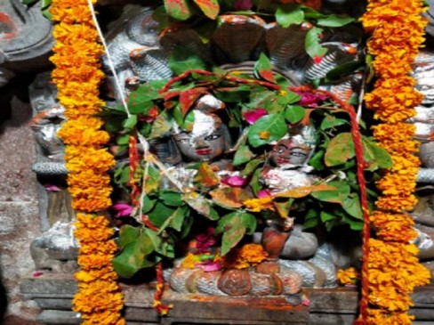 Nag Panchami : उज्जैन नागचंद्रेश्वर मंदिर के खुले कपाट, आज रात 12 बजे तक श्रद्धालु कर सकेंगे दर्शन