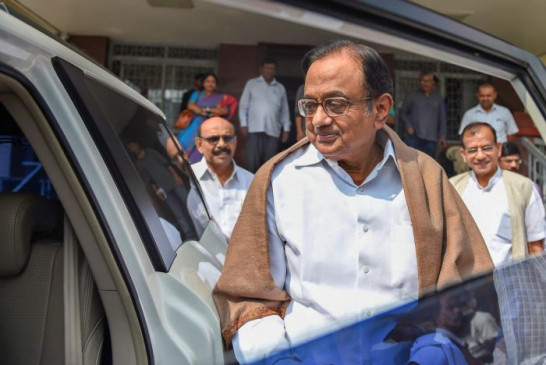 चिदंबरम के घर पहुंची CBI-ED की टीम, नहीं मिले तो घर के बाहर चिपका दिया नोटिस