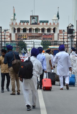  वाघा बॉर्डर  से भारतीय वस्तुएं अफगानिस्तान भेजने पर पाकिस्तान ने रोक लगाया 