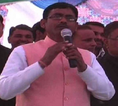 बीजेपी MLA बोले- अब कार्यकर्ता कश्मीर की गोरी लड़कियों से कर सकेंगे शादी बीजेपी MLA बोले- अब कार्यकर्ता कश्मीर की गोरी लड़कियों से कर सकेंगे शादी