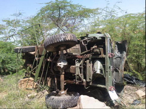 राजस्थान: बाड़मेर में पलटा एयरफोर्स का ट्रक, सेना के तीन जवानों की मौत