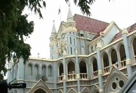 Two weeks time submit reply  state government and  municipal corporation in hoardings case