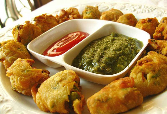 वीडियो रेसिपी: नाश्ते के लिए बनाएं गोभी के टेस्टी पकोड़े