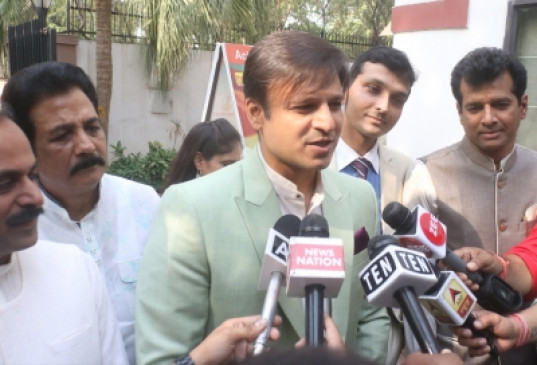 बालाकोट एयर स्ट्राइक पर फिल्म बनाने की तैयारी में विवेक, हाईलाइट करेंगे अभिनंदन की वीरता