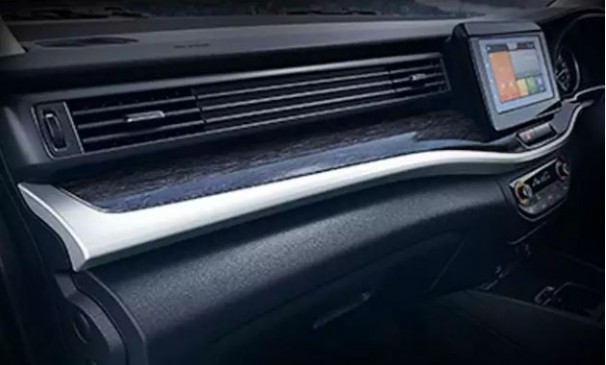 Maruti Suzuki XL6 की सामने आई तस्वीरें, 21 अगस्त को होगी लॉन्च Maruti Suzuki XL6 की सामने आई तस्वीरें, 21 अगस्त को होगी लॉन्च