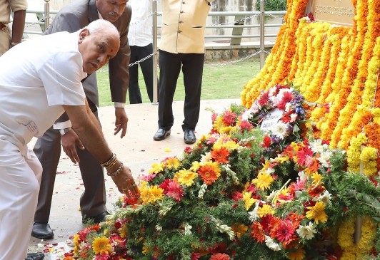 Yeddyurappa performed special puja at the ashram in Hyderabad