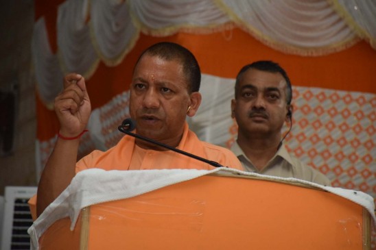 Yogi nominates 5 e-rickshaw drivers as members of BJP