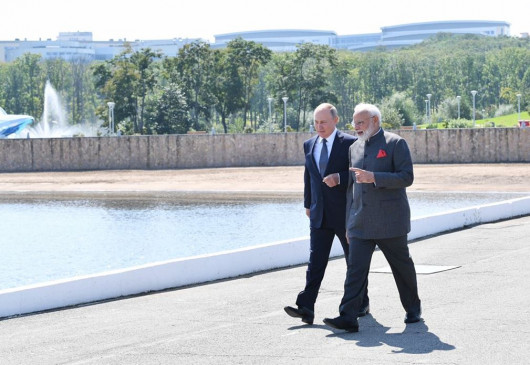 रूस में बोले पीएम मोदी- दोनों देश आंतरिक मामलों में बाहरी दखल के खिलाफ रूस में बोले पीएम मोदी- दोनों देश आंतरिक मामलों में बाहरी दखल के खिलाफ