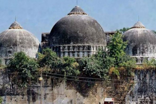 SC में अयोध्या केस की सुनवाई, जिलानी बोले- मंदिर तोड़कर नहीं, खाली जगह पर बनाई गई थी मस्जिद