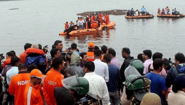 आंध्र प्रदेश : गोदावरी नदी में डूबी नाव, 12 लोगों की मौत, 24 को बचाया गया