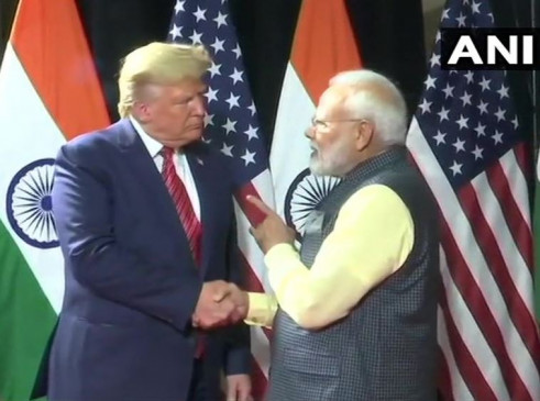 ह्यूस्टन: PM मोदी के सामने बोले ट्रंप- इस्लामिक आतंकवाद से लड़ेंगे भारत-अमेरिका ह्यूस्टन: PM मोदी के सामने बोले ट्रंप- इस्लामिक आतंकवाद से लड़ेंगे भारत-अमेरिका