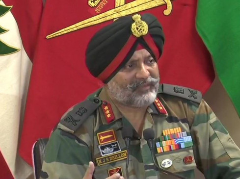 कश्मीर: दो आतंकी गिरफ्तार, सेना ने कहा-आतंक फैलाने की कोशिश में PAK