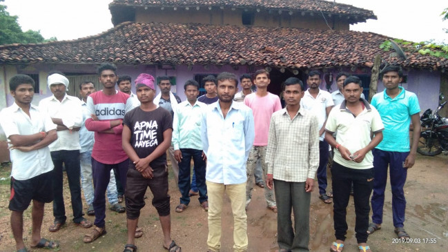 Nagpur-More than fifty youth of the village have lost their jobs