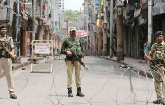 कश्मीर के कई इलाकों में फिर लगा प्रतिबंध, श्रीनगर के पांच इलाकों में धारा 144 लागू