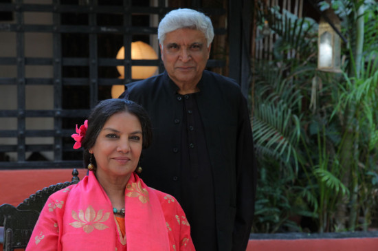 Shabana Azmi B'day: ऐसे शुरू हुई शबाना आजमी और जावेद अख्तर की लवस्टोरी, बेलने पड़े कई पापड़ Shabana Azmi B'day: ऐसे शुरू हुई शबाना आजमी और जावेद अख्तर की लवस्टोरी, बेलने पड़े कई पापड़