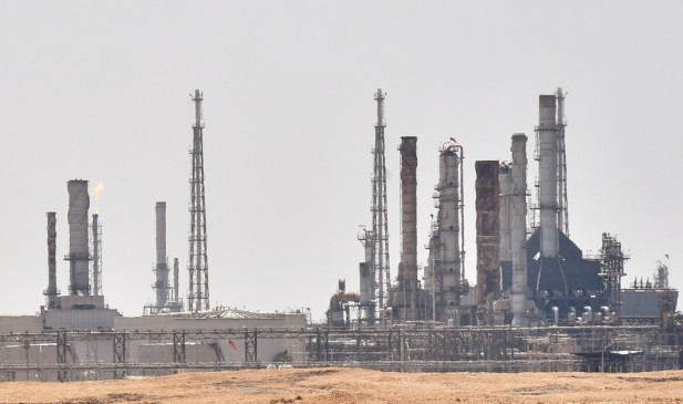 2-3 हफ्ते में सामान्य हो जाएगा सऊदी का तेल उत्पादन, कच्चे तेल की कीमतें 6% घटी