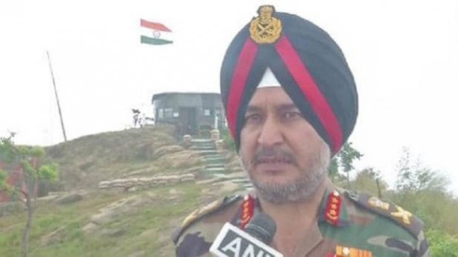लेफ्टिनेंट जनरल ने किया LOC के पास चौकियों का दौरा, कहा घुसपैठ की हर कोशिश को नाकाम किया
