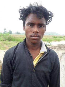 Sohan, a prize robber of one lakh, was shot  by UP police - escaped from MP police encounter