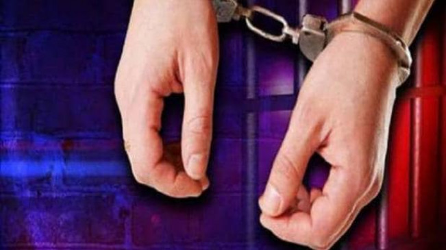 Two accused arrested from Azamgarh, exposed 94 crores of fraud in Punes Cosmos Bank