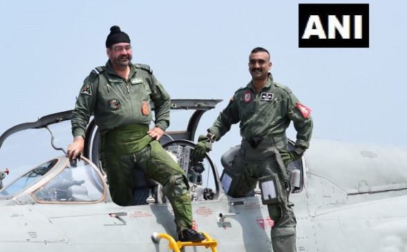 विंग कमांडर अभिनंदन ने IAF चीफ धनोआ के साथ मिग-21 में भरी उड़ान