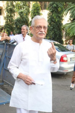 बॉलीबुड सितारों ने किया मतदान, अस्पताल से लौटे अमिताभ नहीं कर सके वोटिंग बॉलीबुड सितारों ने किया मतदान, अस्पताल से लौटे अमिताभ नहीं कर सके वोटिंग