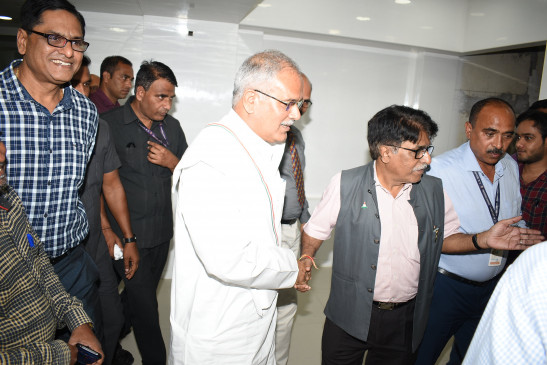 सीएम बघेल ने कहा- हर क्षेत्र में भय का महौल, विरोध करनेवालों को मिल रहा देशद्रोह का सर्टिफिकेट सीएम बघेल ने कहा- हर क्षेत्र में भय का महौल, विरोध करनेवालों को मिल रहा देशद्रोह का सर्टिफिकेट