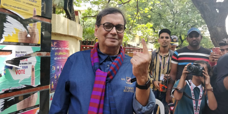 बॉलीबुड सितारों ने किया मतदान, अस्पताल से लौटे अमिताभ नहीं कर सके वोटिंग बॉलीबुड सितारों ने किया मतदान, अस्पताल से लौटे अमिताभ नहीं कर सके वोटिंग