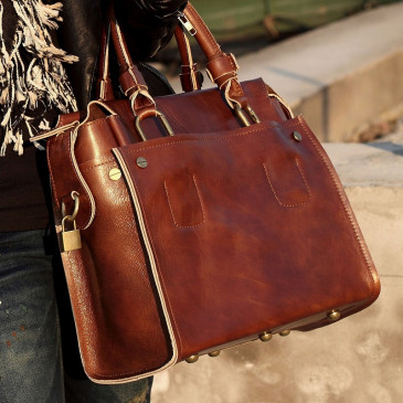 National Handbag Day: इन टिप्स और ट्रिक्स को फॉलो कर करें अपने लैदर बैग की देखभाल National Handbag Day: इन टिप्स और ट्रिक्स को फॉलो कर करें अपने लैदर बैग की देखभाल