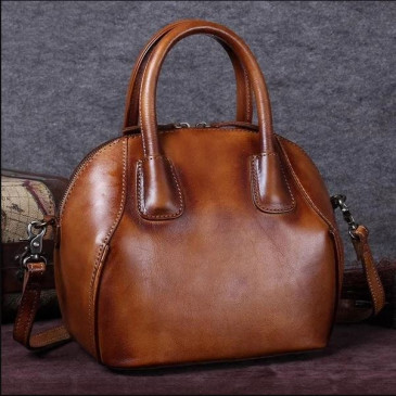 National Handbag Day: इन टिप्स और ट्रिक्स को फॉलो कर करें अपने लैदर बैग की देखभाल National Handbag Day: इन टिप्स और ट्रिक्स को फॉलो कर करें अपने लैदर बैग की देखभाल