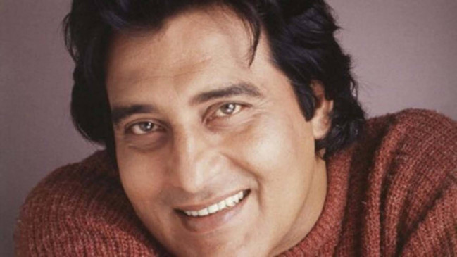 B'day: सब कुछ होने के बाद भी संतुष्ट नहीं थे विनोद खन्ना, स्टारडम छोड़ बनें सन्यासी B'day: सब कुछ होने के बाद भी संतुष्ट नहीं थे विनोद खन्ना, स्टारडम छोड़ बनें सन्यासी