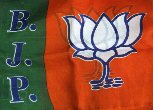 भाजपा नेता ने ईवीएम से पार्टी सिंबल हटाने की मांग की