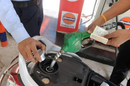 Fuel Price: पेट्रोल डीजल की कीमतों में गिरावट, जानिए आज के दाम