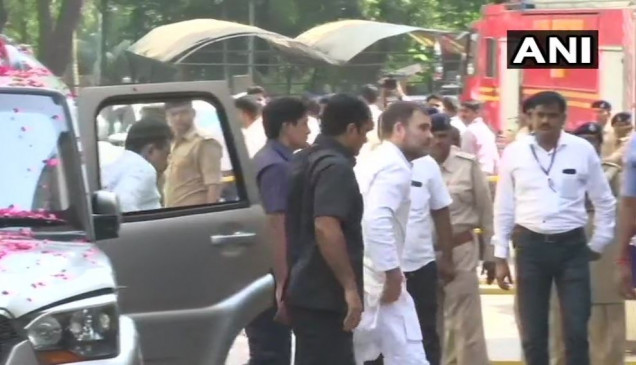 मानहानि मामला: सूरत कोर्ट में पेश हुए राहुल गांधी, 10 दिसंबर को अगली सुनवाई मानहानि मामला: सूरत कोर्ट में पेश हुए राहुल गांधी, 10 दिसंबर को अगली सुनवाई