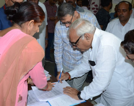 शक्ति प्रदर्शन के साथ भूपेंद्र हुड्डा ने दाखिल किया नामांकन