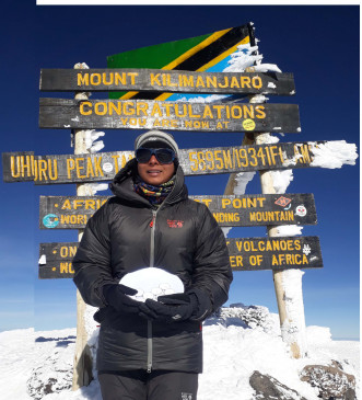 भारत की पर्वतारोही भावना डेहरिया ने अफ्रीका की सबसे ऊंची चोटी किलिमंजारों पर मनाई दिवाली