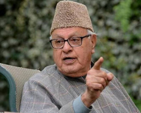 जम्मू-कश्मीर: फारूक अब्दुल्ला गिरफ्तार, न्यायिक हिरासत में भेजी गई बेटी साफिया जम्मू-कश्मीर: फारूक अब्दुल्ला गिरफ्तार, न्यायिक हिरासत में भेजी गई बेटी साफिया