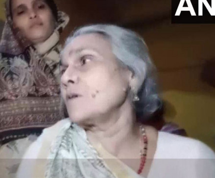 कमलेश तिवारी की मां बोली- हत्यारों को 'फांसी' दो कमलेश तिवारी की मां बोली- हत्यारों को 'फांसी' दो