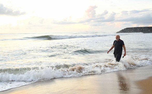 Modi recalls Atal writing poetry while communicating with the sea