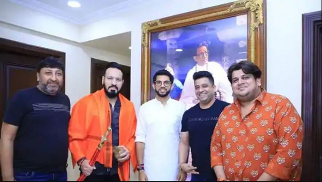सलमान के बॉडीगार्ड शेरा अब बने जनता के बॉडीगार्ड, शिवसेना की ली सदस्यता सलमान के बॉडीगार्ड शेरा अब बने जनता के बॉडीगार्ड, शिवसेना की ली सदस्यता