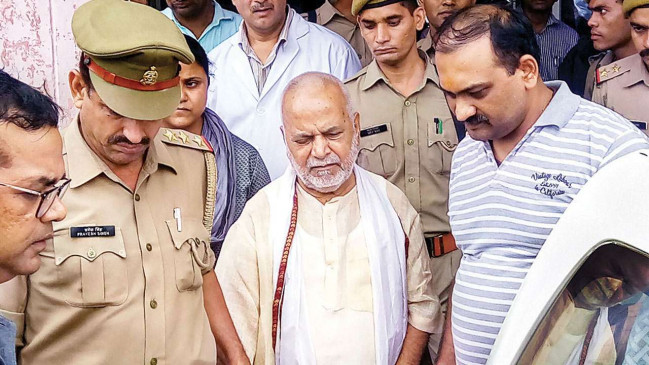 यौन उत्पीड़नः चिन्मयानंद अस्पताल से डिस्चार्ज, भेजा गया शाहजहांपुर जेल यौन उत्पीड़नः चिन्मयानंद अस्पताल से डिस्चार्ज, भेजा गया शाहजहांपुर जेल