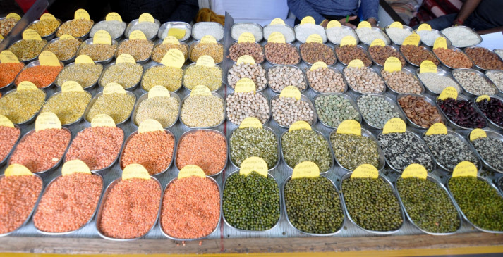 Stock limit will not be imposed on pulses: Secretary
